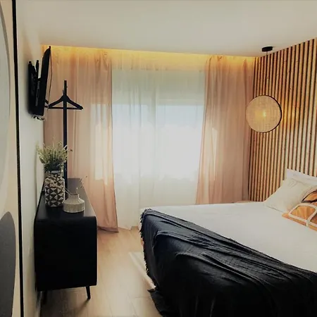 Appartement Airport Earth - Self Check-in
