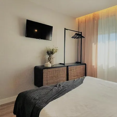 Appartement Airport Earth - Self Check-in